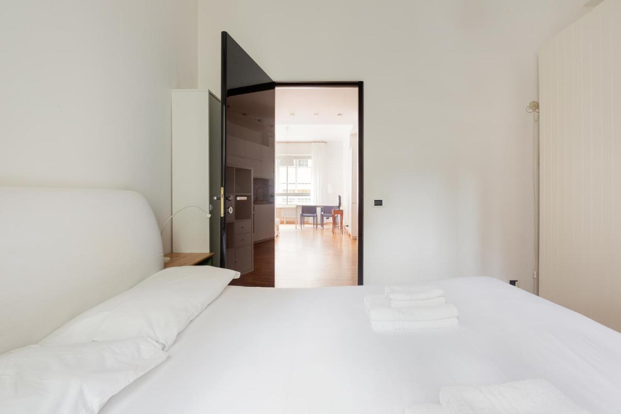 Buonarroti Bright Apartment Милано Екстериор снимка